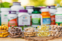 Suplementos "anti-idade" prolongam a vida? O que diz a ciência e o que médicos recomendam Suplementos "anti-idade" prolongam a vida? O que diz a ciência e o que médicos recomendam