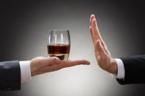 Álcool e saúde: 9 prejuízos que o consumo pode causar ao organismo Álcool e saúde: 9 prejuízos que o consumo pode causar ao organismo